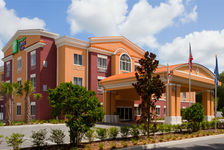 Holiday Inn Express & Suites Bville I-75